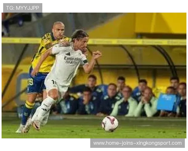 皇马维尼修斯大步趟球后推射再现绝对天赋