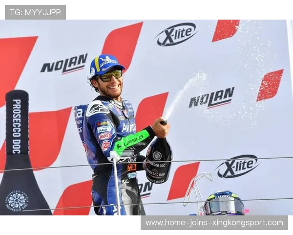 新秀车手首次登台领奖 新秀车手首次登台领奖